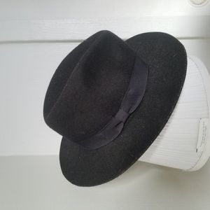 Lack of Colors Fedora
